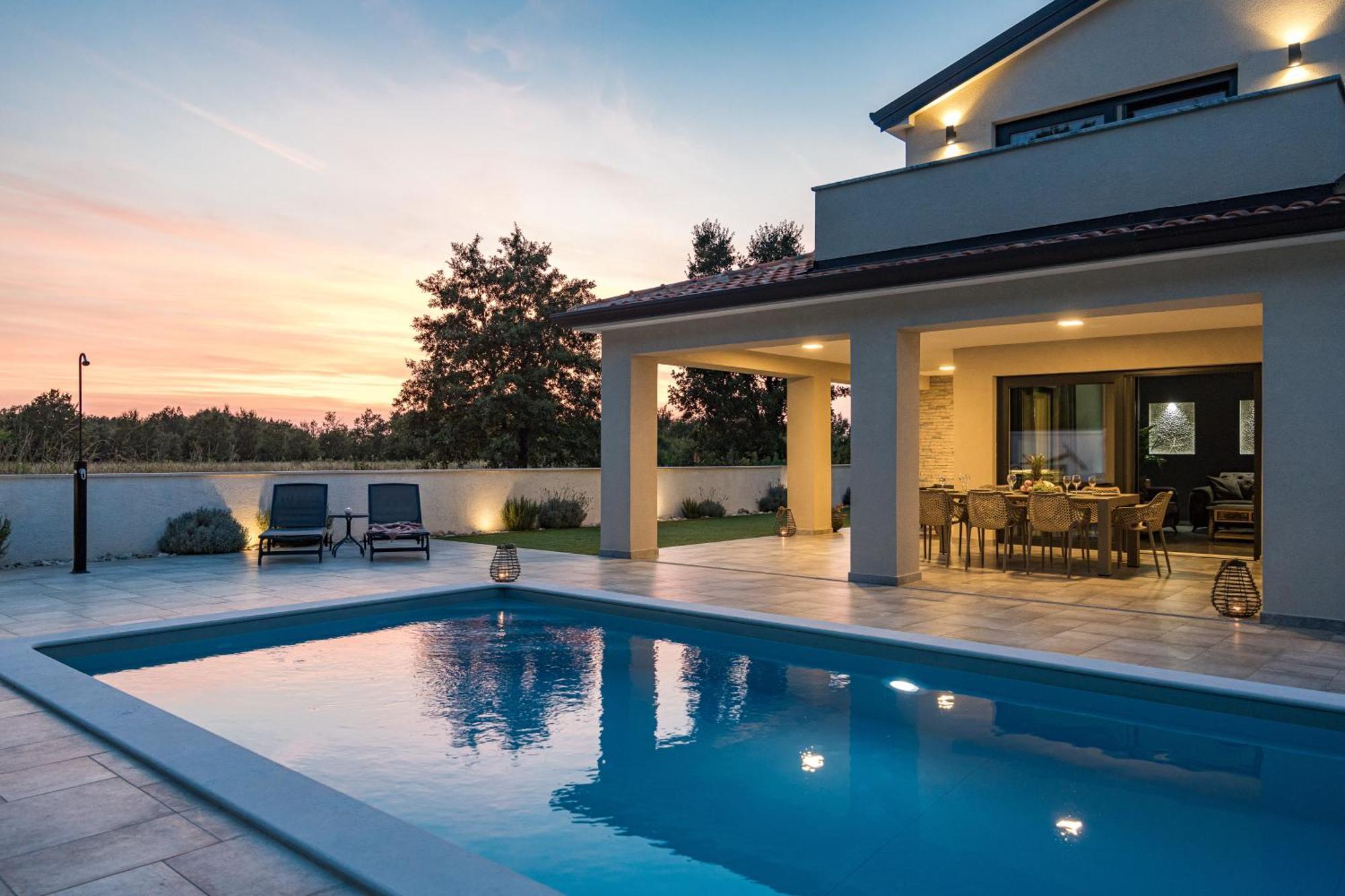 Special Offer! New Luxury Apartment With Pool, Fitness, Outdoor Bar&Grill Buje Luaran gambar