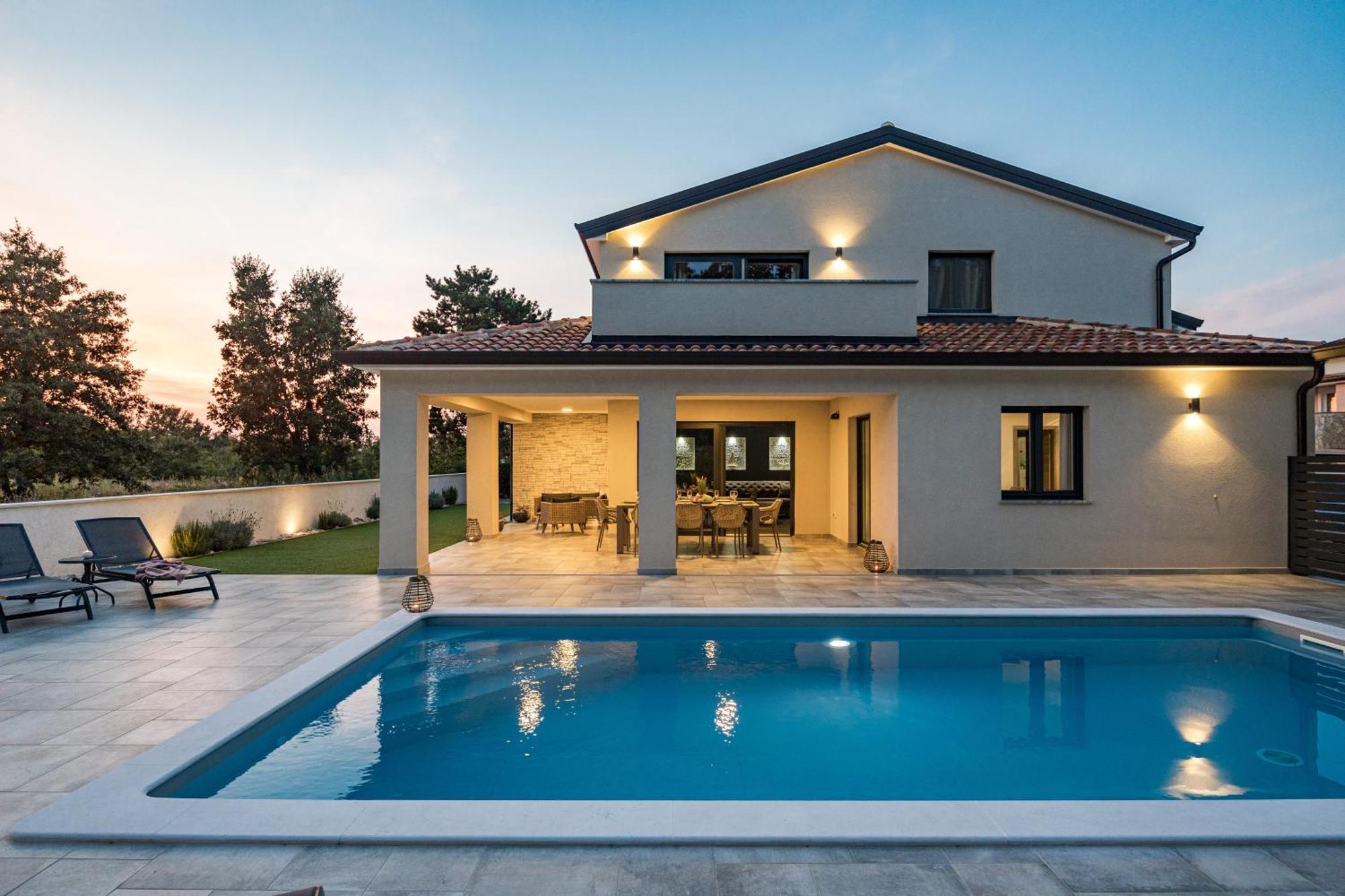 Special Offer! New Luxury Apartment With Pool, Fitness, Outdoor Bar&Grill Buje Luaran gambar