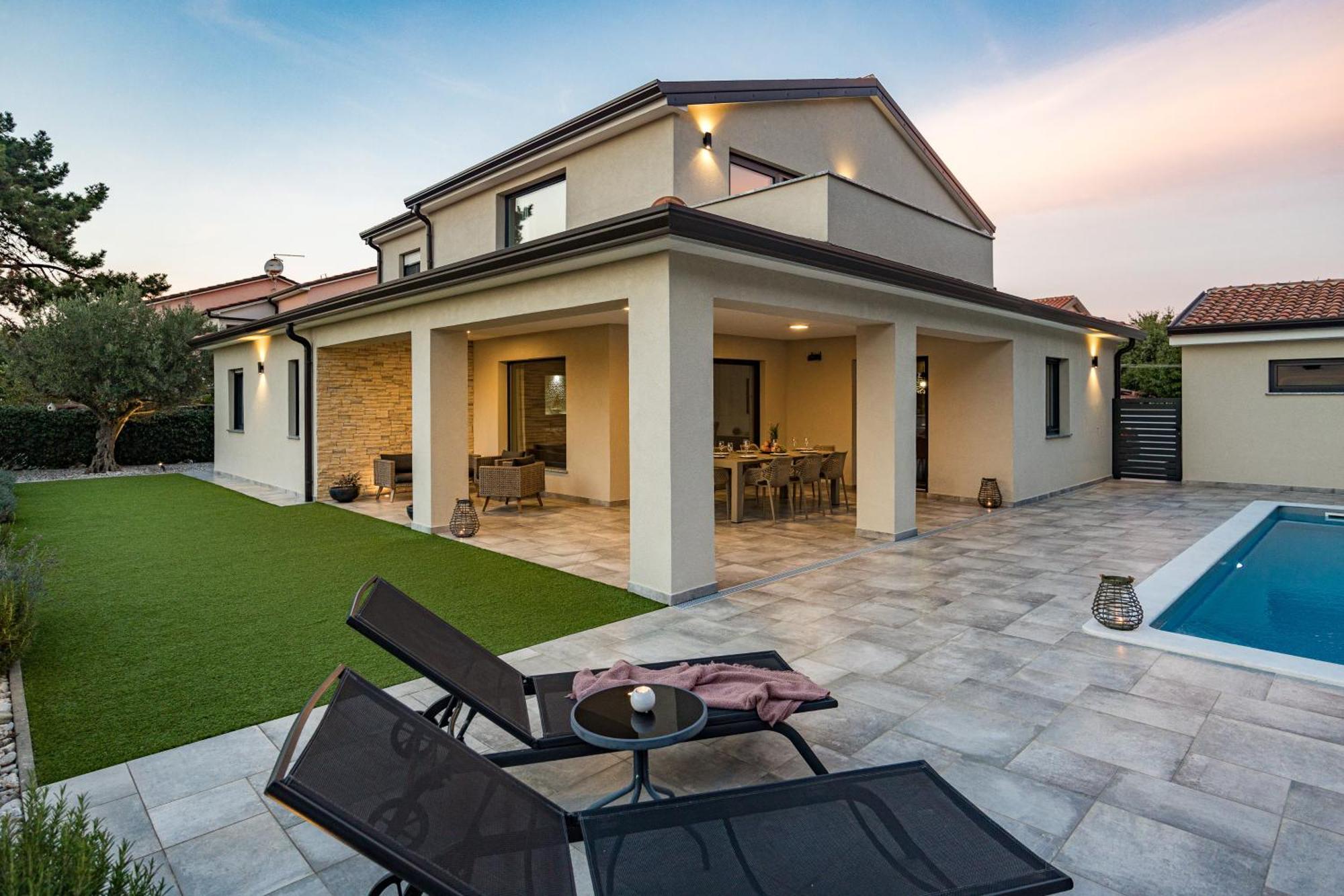 Special Offer! New Luxury Apartment With Pool, Fitness, Outdoor Bar&Grill Buje Luaran gambar