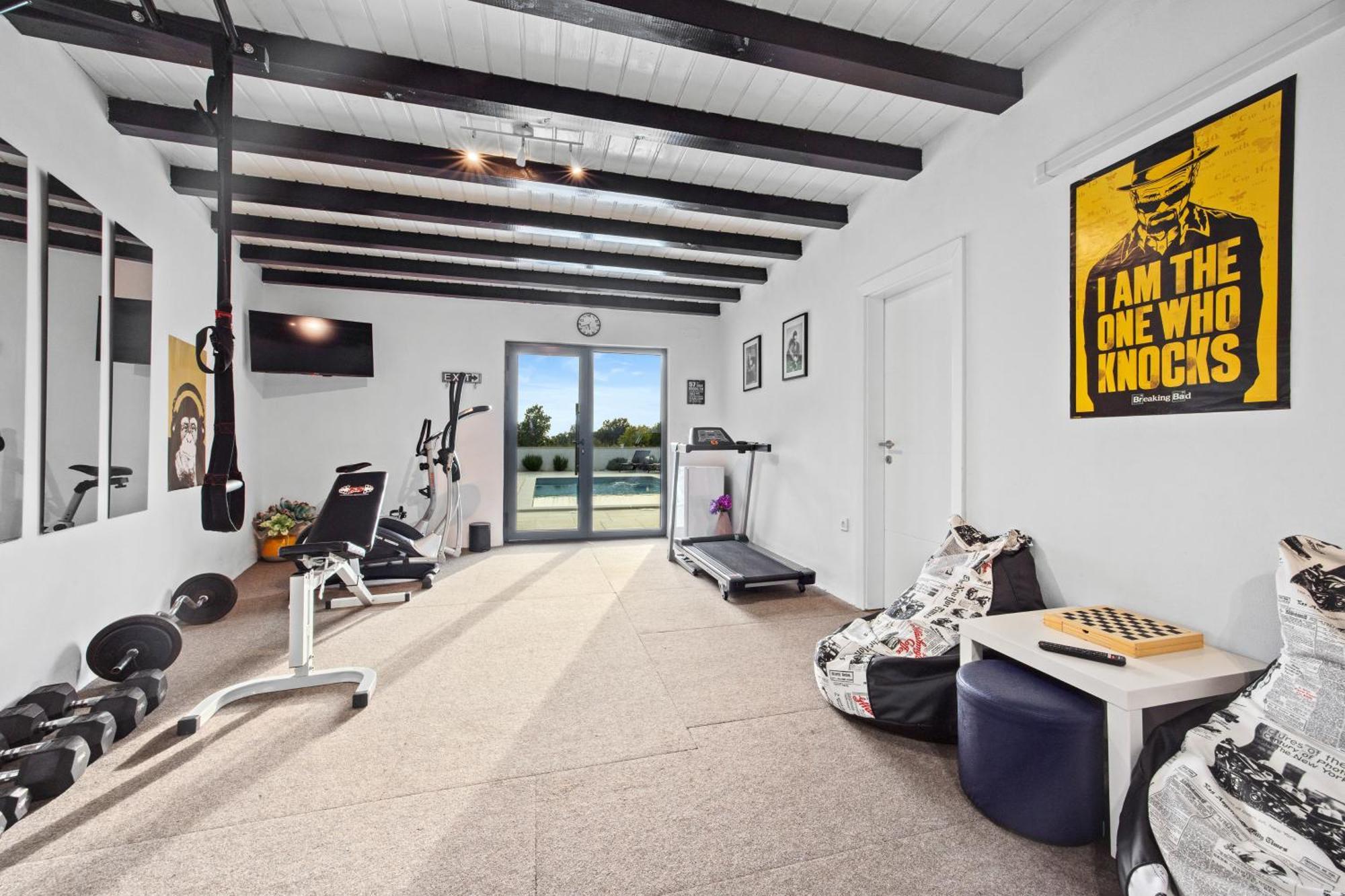 Special Offer! New Luxury Apartment With Pool, Fitness, Outdoor Bar&Grill Buje Luaran gambar