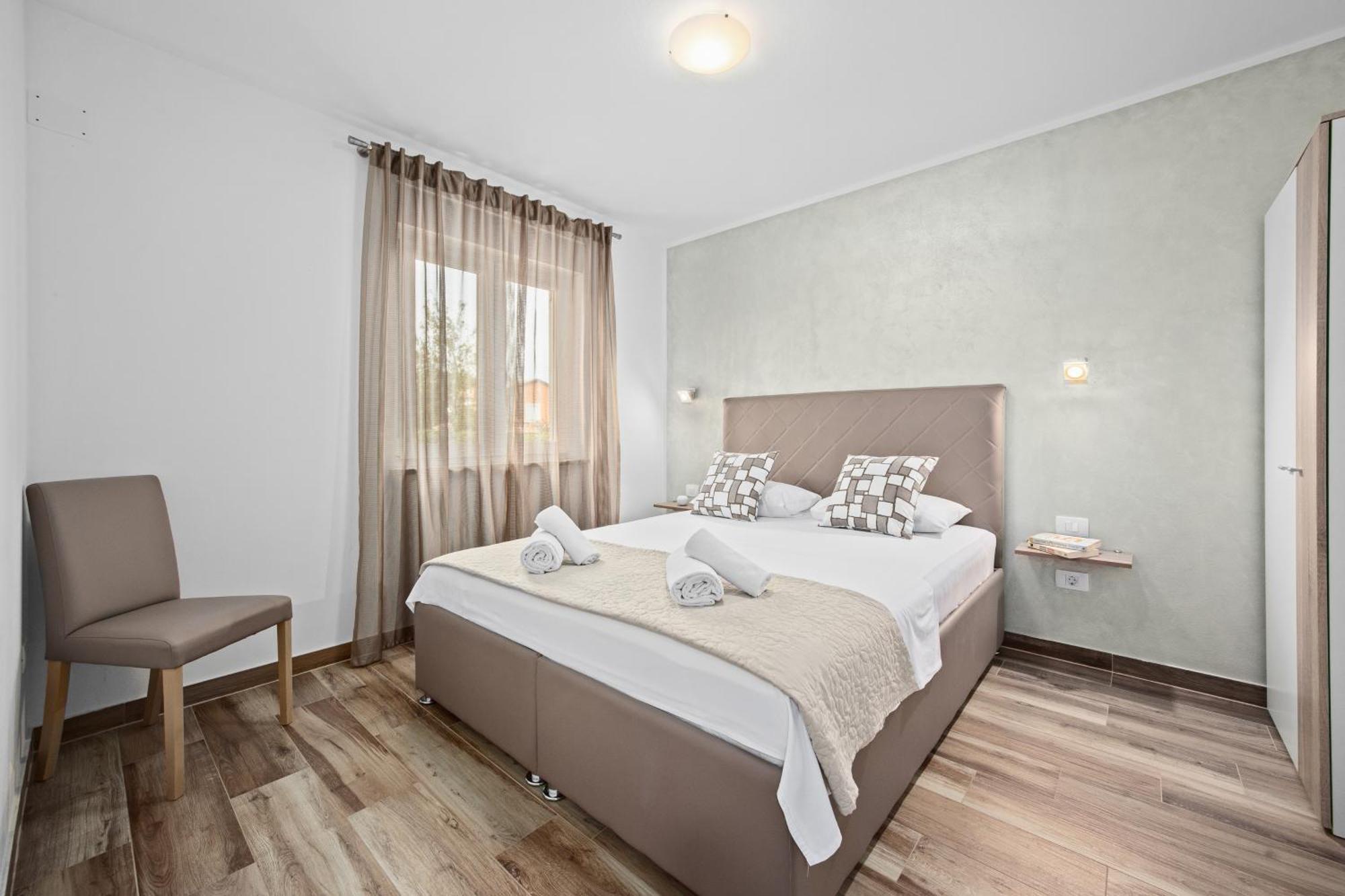 Special Offer! New Luxury Apartment With Pool, Fitness, Outdoor Bar&Grill Buje Luaran gambar