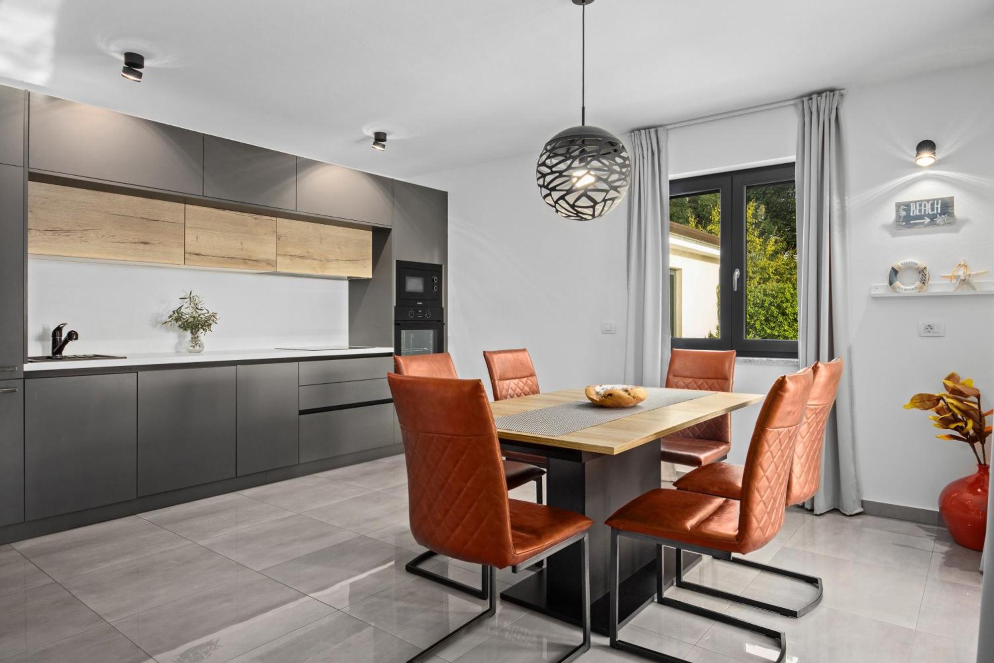 Special Offer! New Luxury Apartment With Pool, Fitness, Outdoor Bar&Grill Buje Luaran gambar